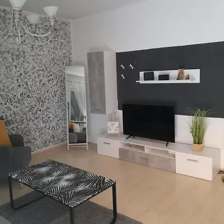 Tirol בית הארחה 4*